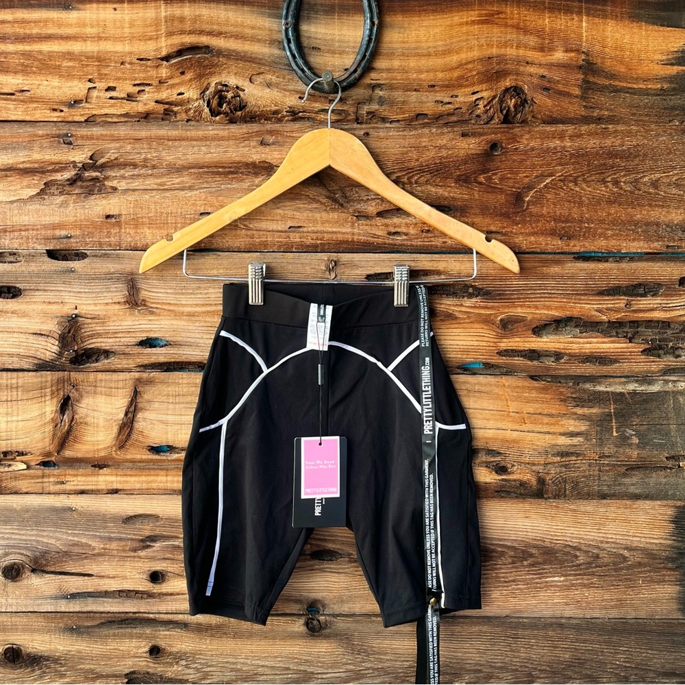 PRETTYLITTLETHING | NWT Black Biker Shorts XS